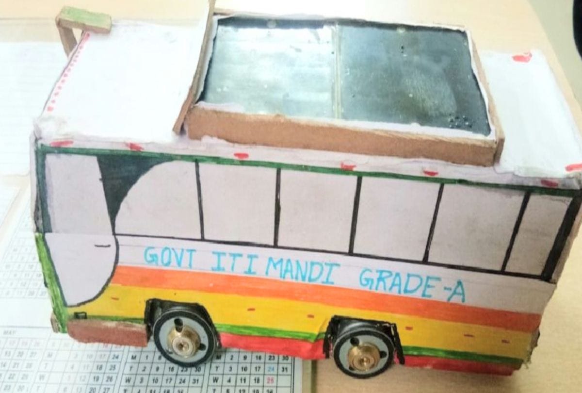 ITI Mandi trainees developed solar energy bus model