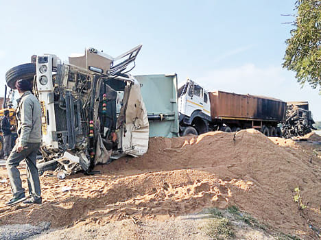 Two dumpers turn back From the dumper, Death of two