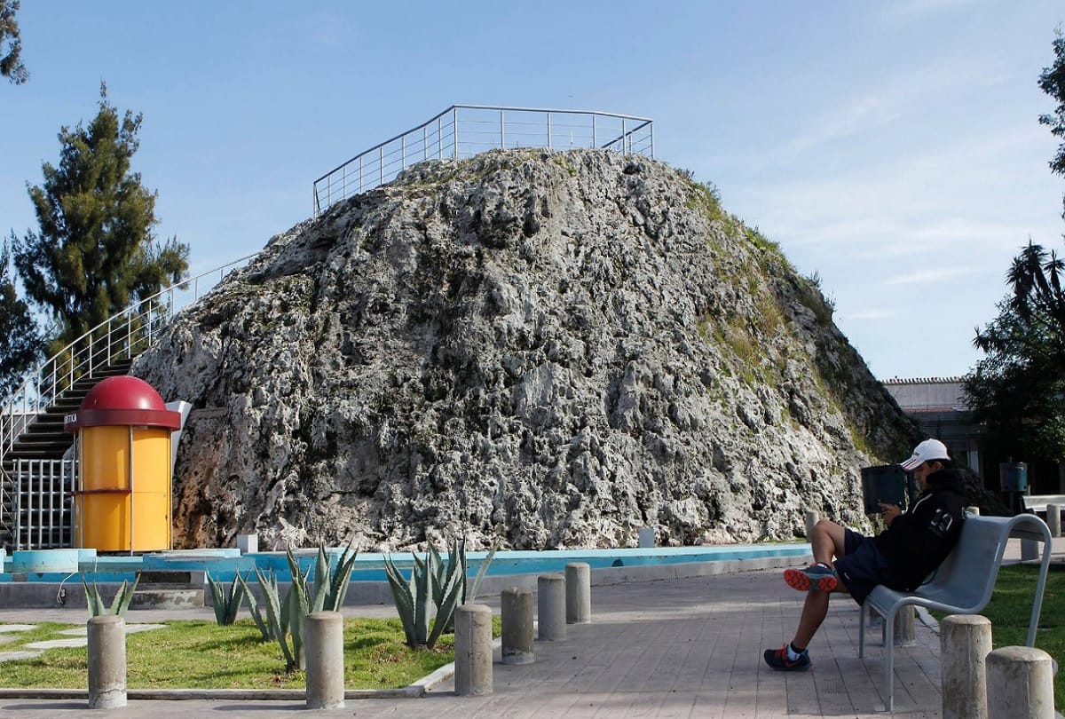 Mexico is the only country where once had become three presidents in one hour