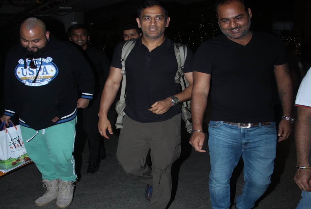 From Sonam Kapoor to Karan Johar here is some clebs super casual and stylish airport look