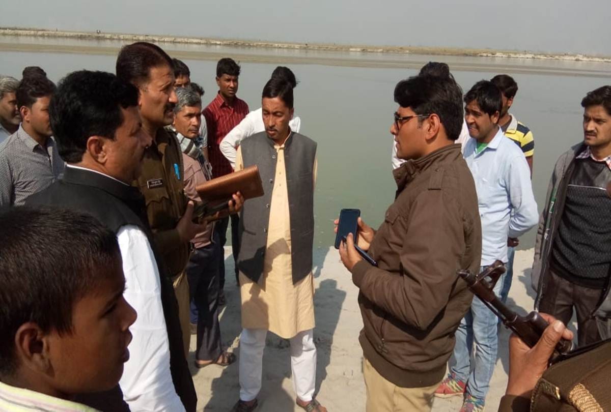 Boat sank in Ganges river in Aligarh