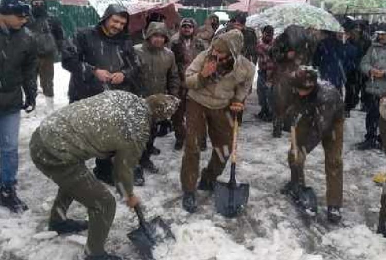 Two Best Friends Died in avalanche in Kulgam Kashmir