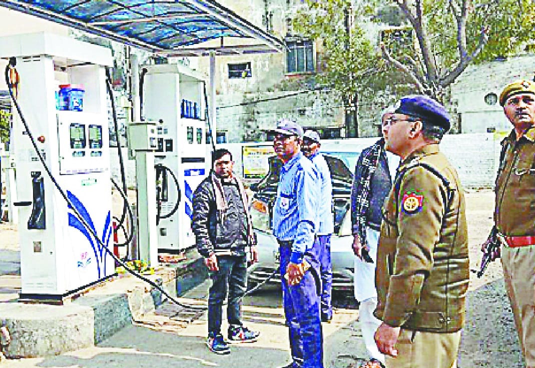 sp ne parkhi bank aur petrolpump ki surakshaa