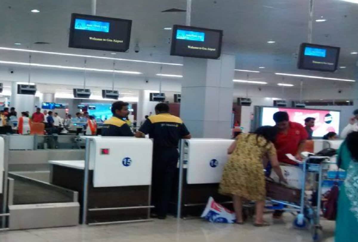 Goa customs officers arrest a woman for smuggling gold at Dabolim Airport