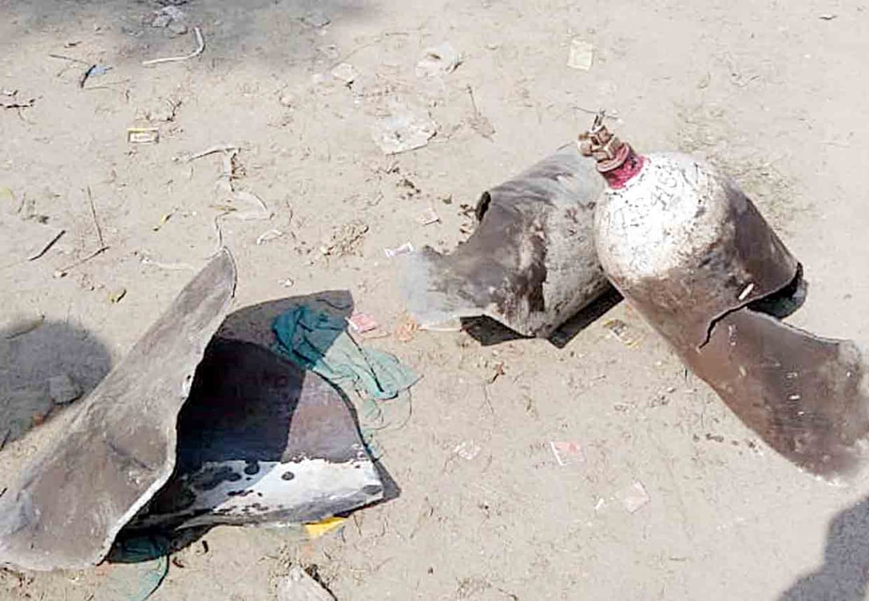 oxygen cylinder Cracked one man died