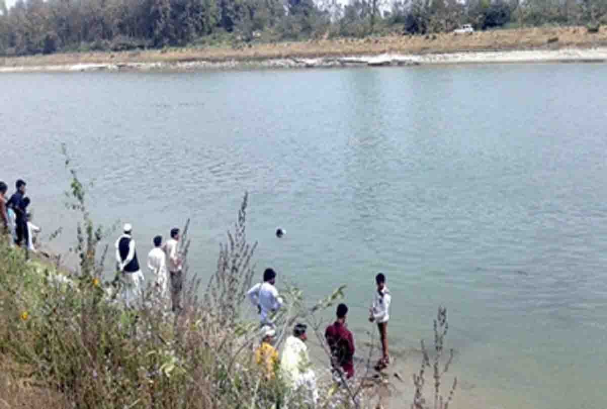 bsc student dead body found in unnao