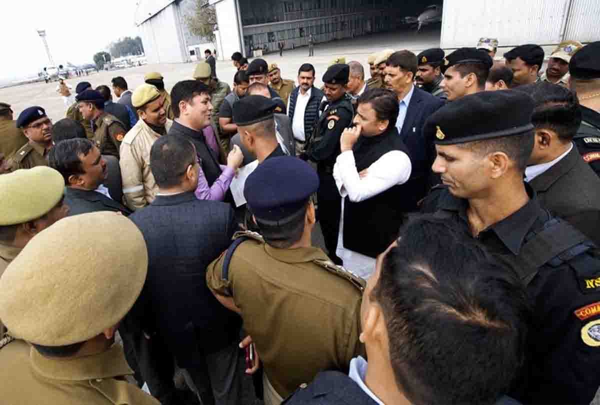 akhilesh yadav says prevented from boarding the airplane without any written orders
