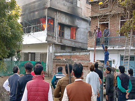 Fire in the house of former magistrate, loss of millions
