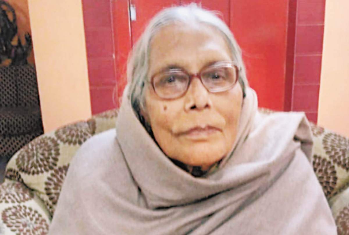 old people shared their memories on hug day