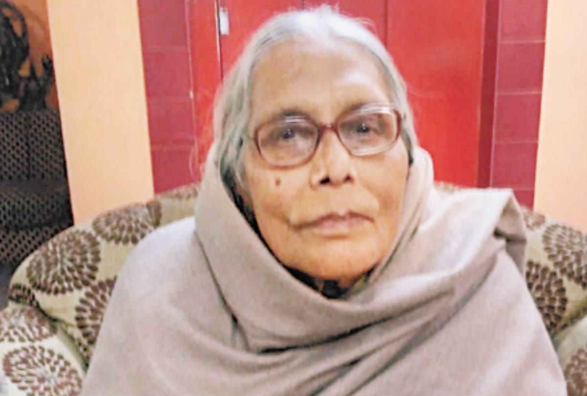 old people shared their memories on hug day