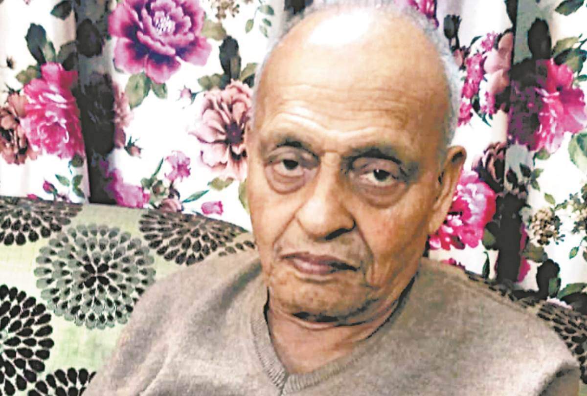 old people shared their memories on hug day