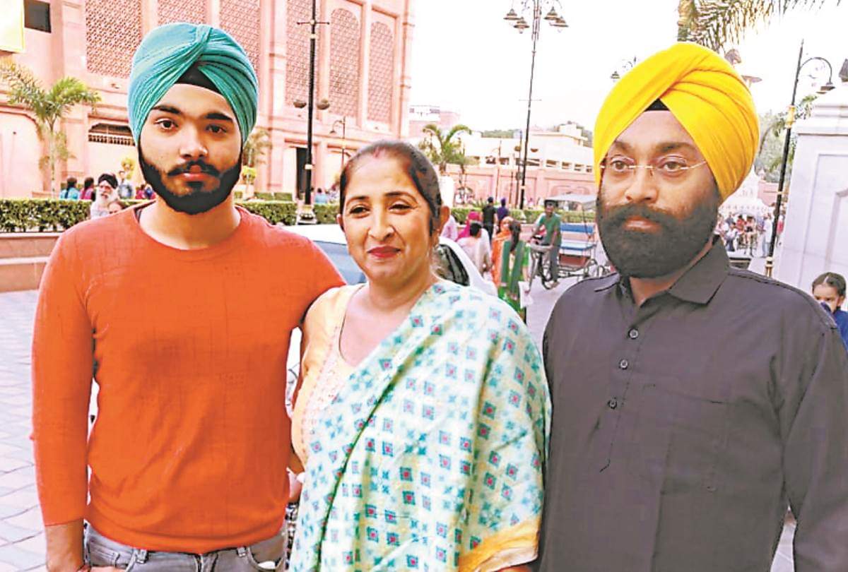 old people shared their memories on hug day