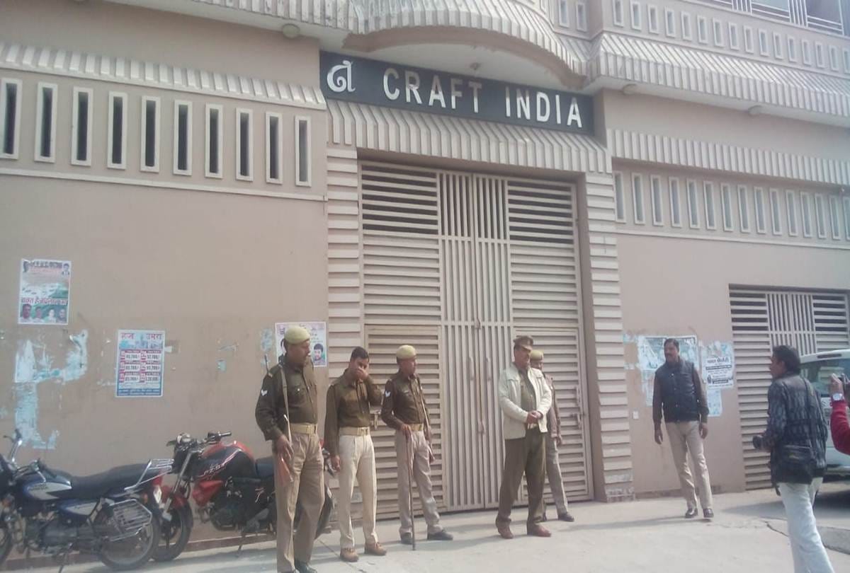 Income tax team raid in Sambhal