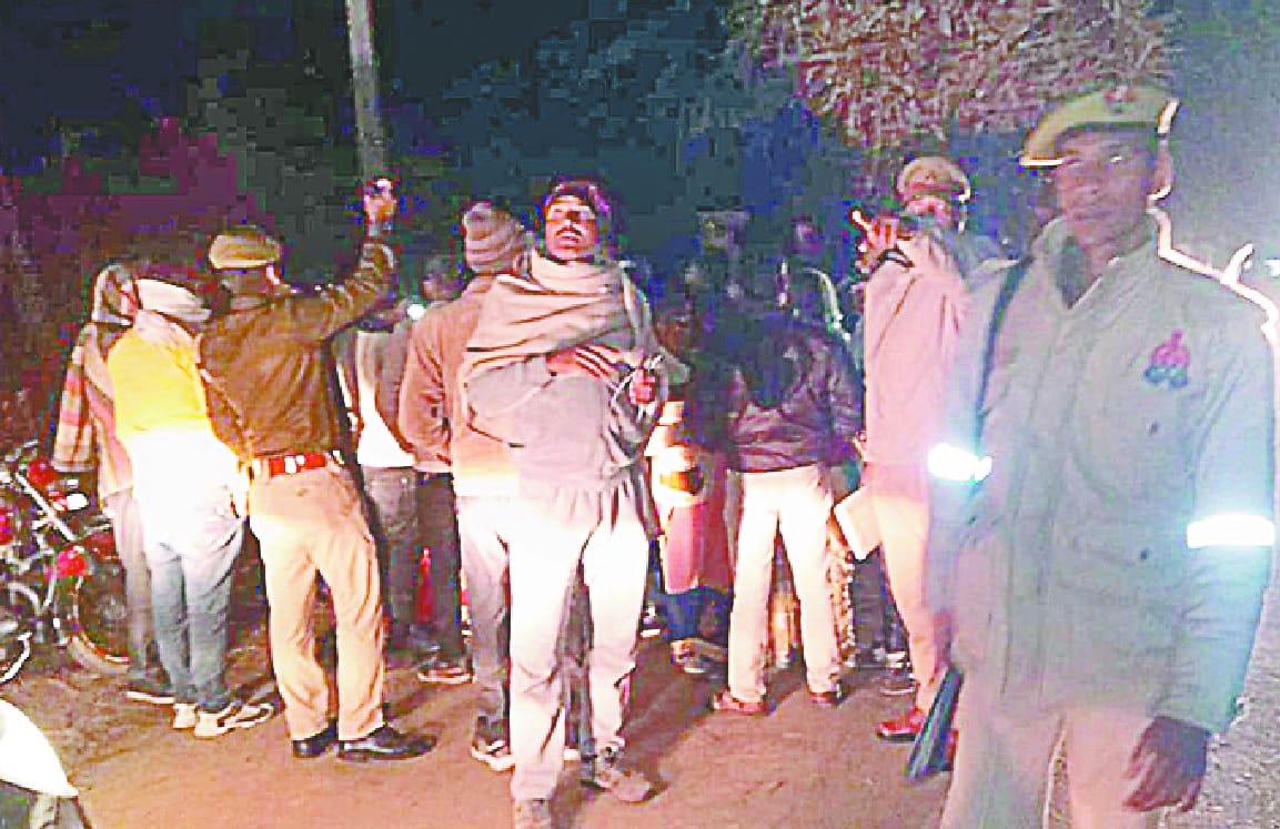 Three family members returning from Bhat in death due to accident