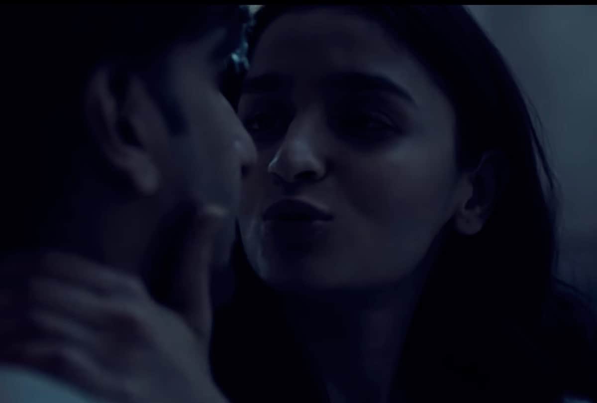 Censor Board cuts 13 seconds kissing scene of Ranveer Singh Alia Bhatt from Gully Boy