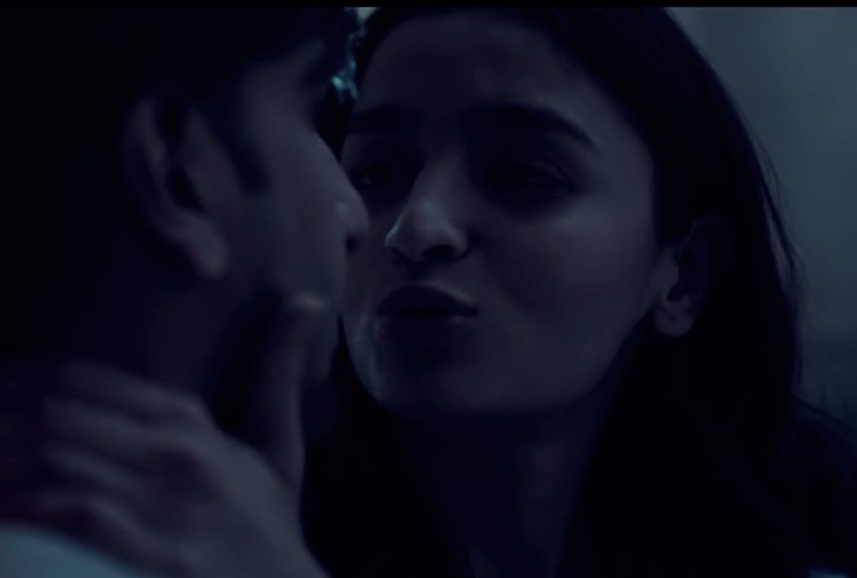 Censor Board cuts 13 seconds kissing scene of Ranveer Singh Alia Bhatt from Gully Boy