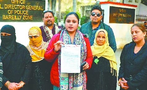 रजिया के परिवार को लेकर एडीजी से मिलीं फरहत