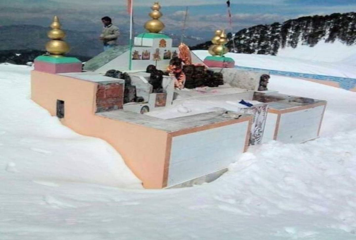 Unique story of shikari Mata Temple in mandi of Himachal