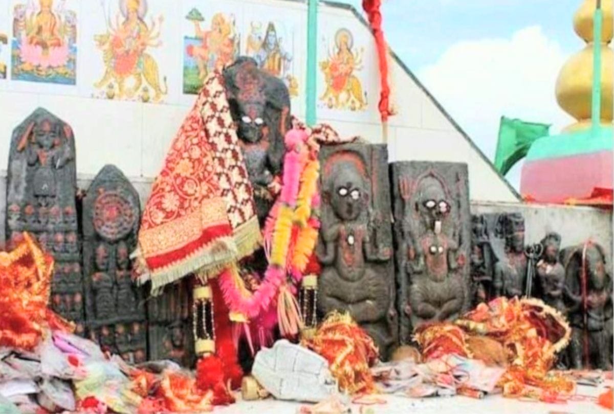 Unique story of shikari Mata Temple in mandi of Himachal