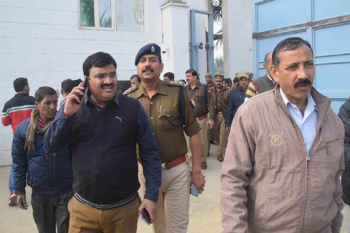 Meerut, Former minister Yakub Qureshi's Meet Factory sealed with collusion