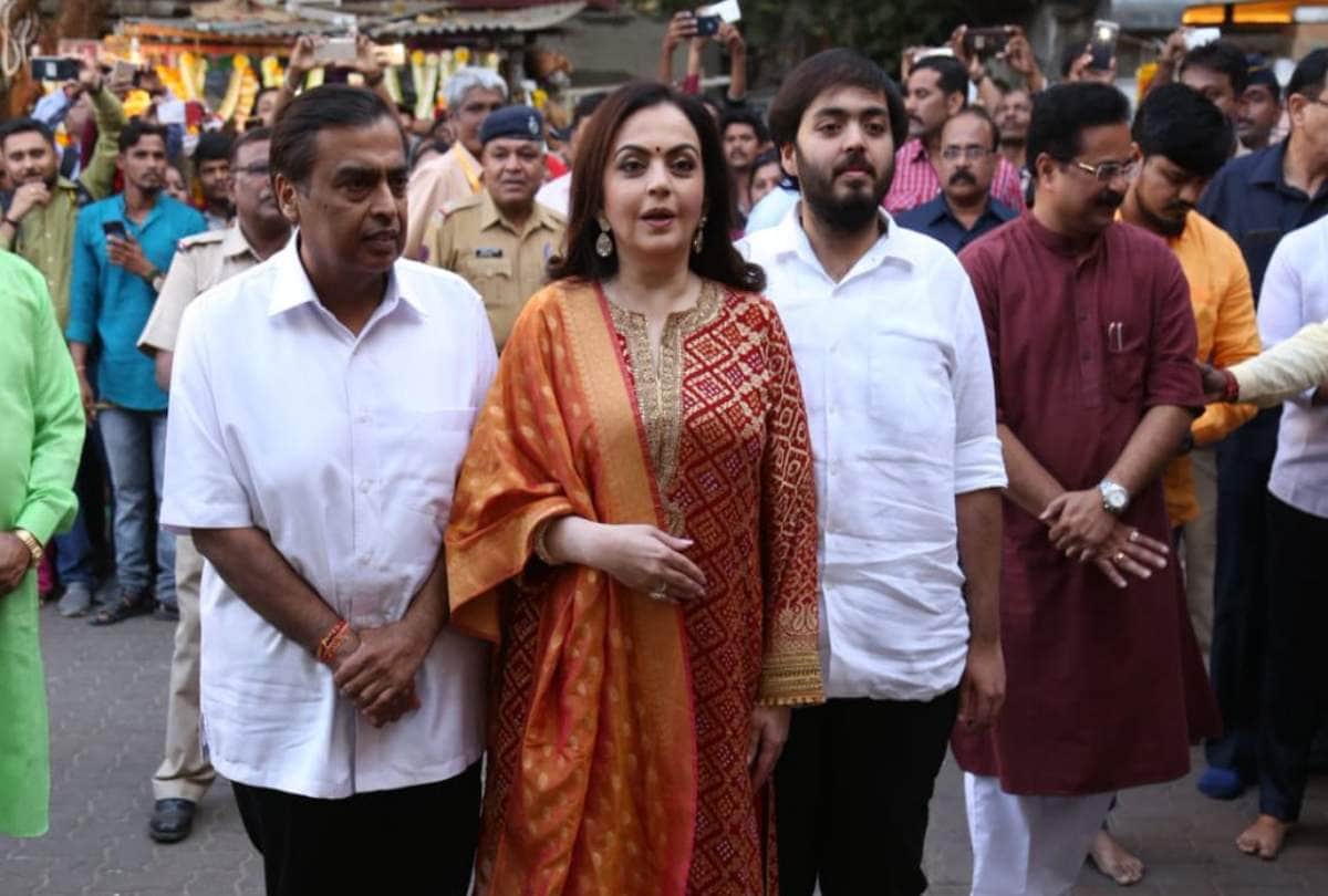 akash ambani wedding card video viral celebrities share the photo