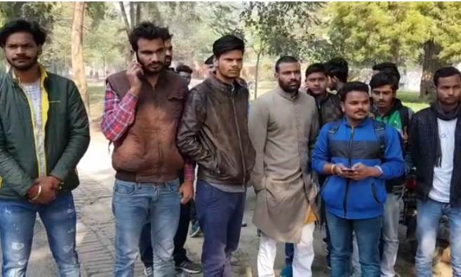 Students protest against the arrival of AIMIM MP in Muslim Front Conference