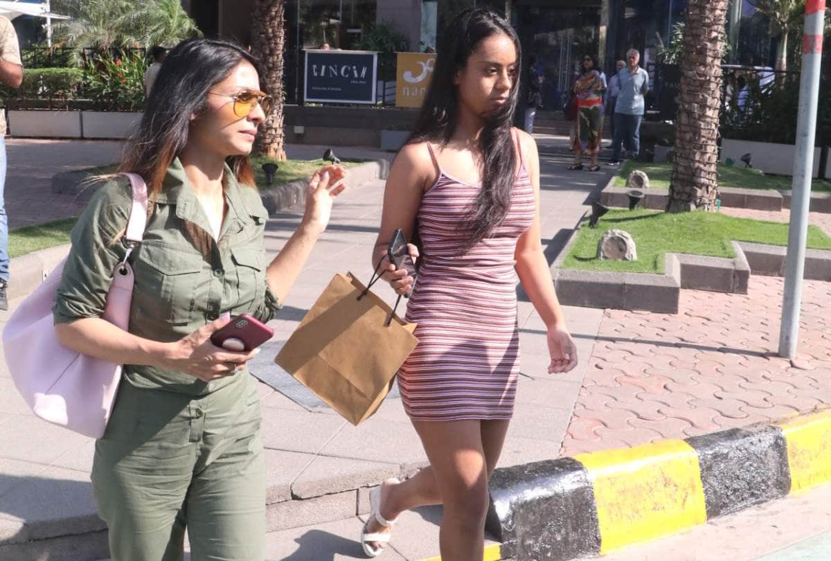 ajay devgn daughter nysa shopping with masi tanisha mukerjee