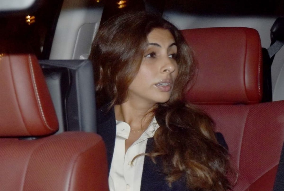 shweta bachchan share photo with navya naveli nanda and agastya nanda