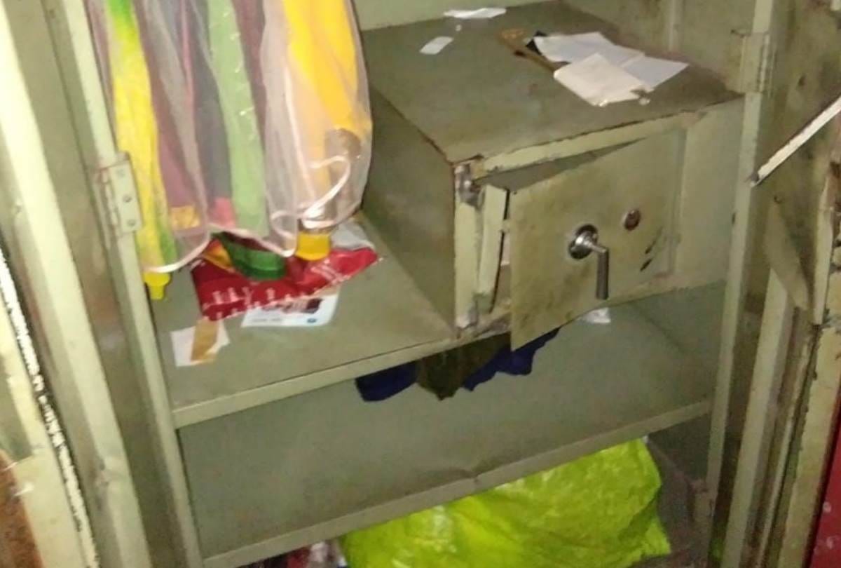 theft in house of businessman in lucknow