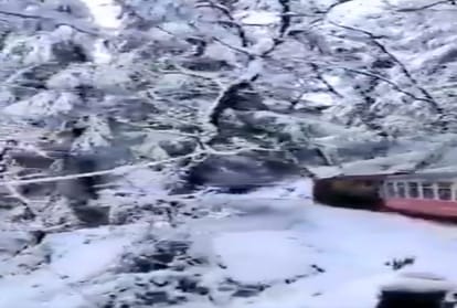 beautiful Video of the train running on the snow laden Shimla track
