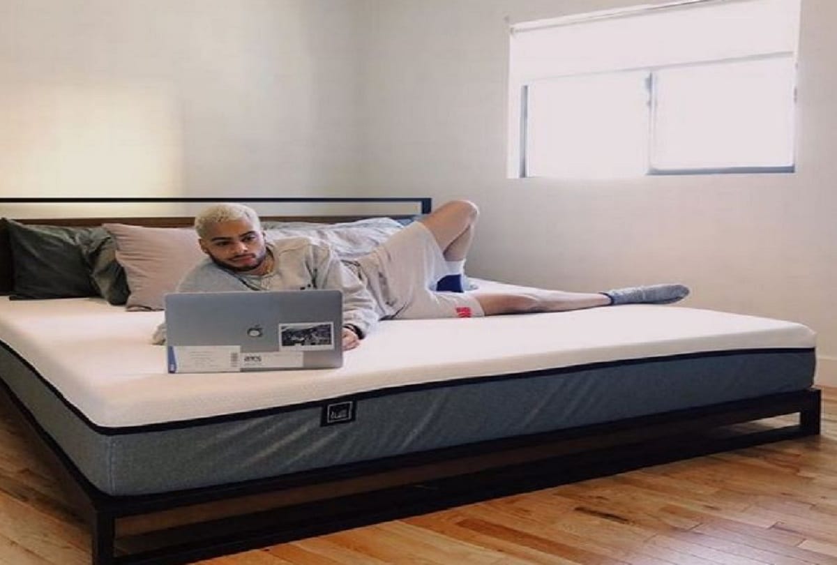 college dropout begging on Twitter earning 5 lakhs know his lifestyle