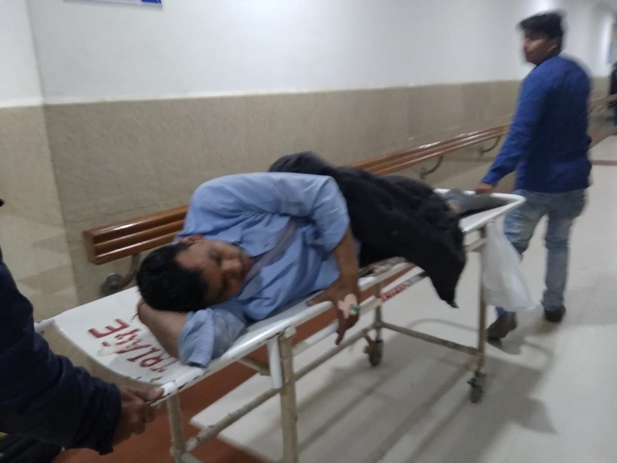 Jwellery merchant shooted by robbers in varanasi