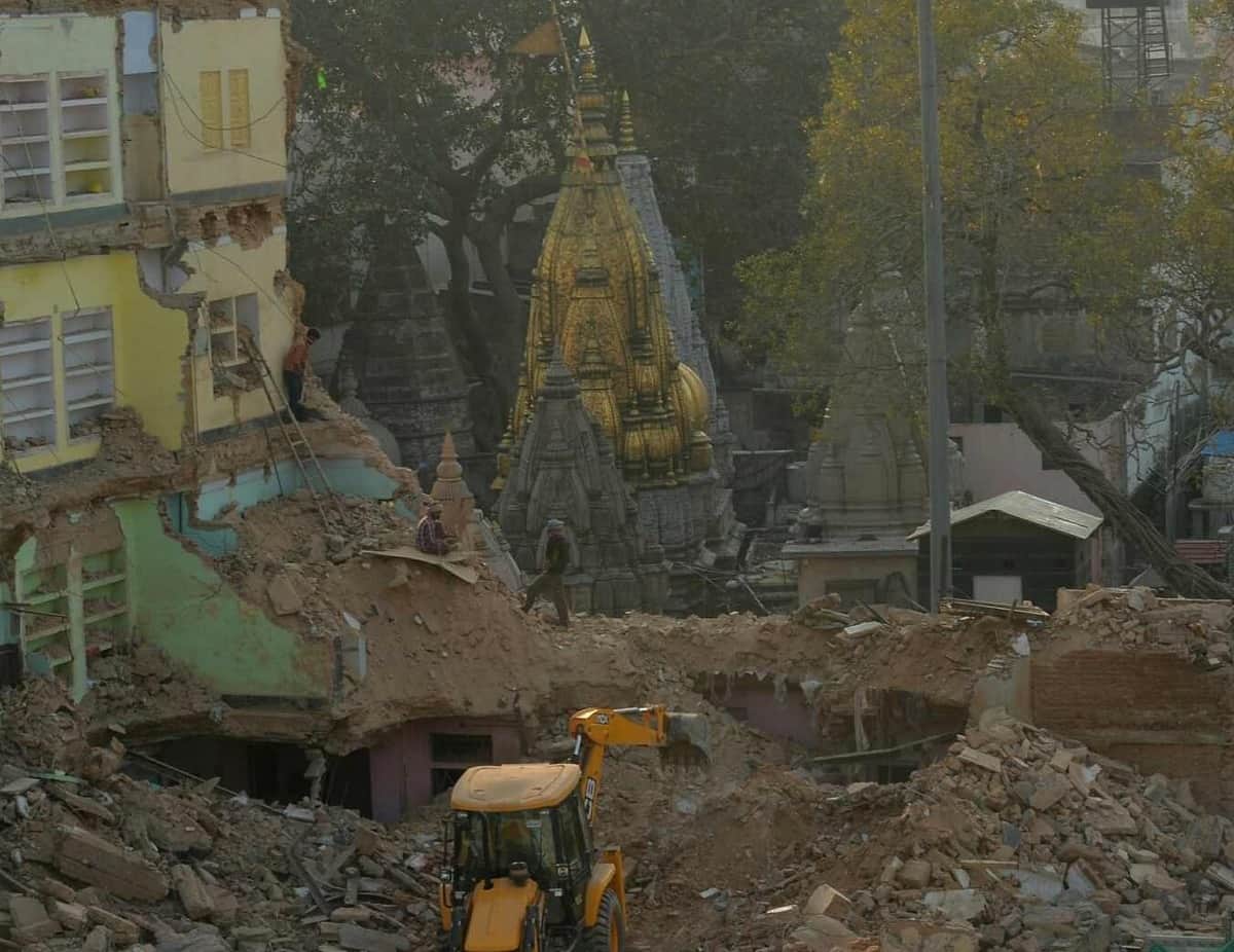 Extremely ancient temples excavated during the construction of Shri Kashi Vishwanath Dham