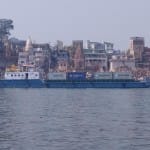 Cargo ship stopped due to pontoon bridge in ghazipur