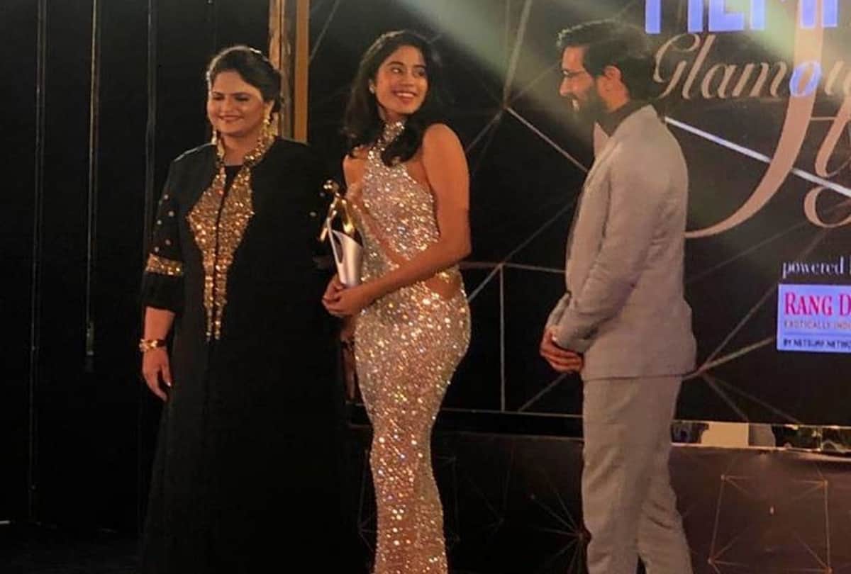 filmfare glamour and style awards janhvi kapoor most loved celebs