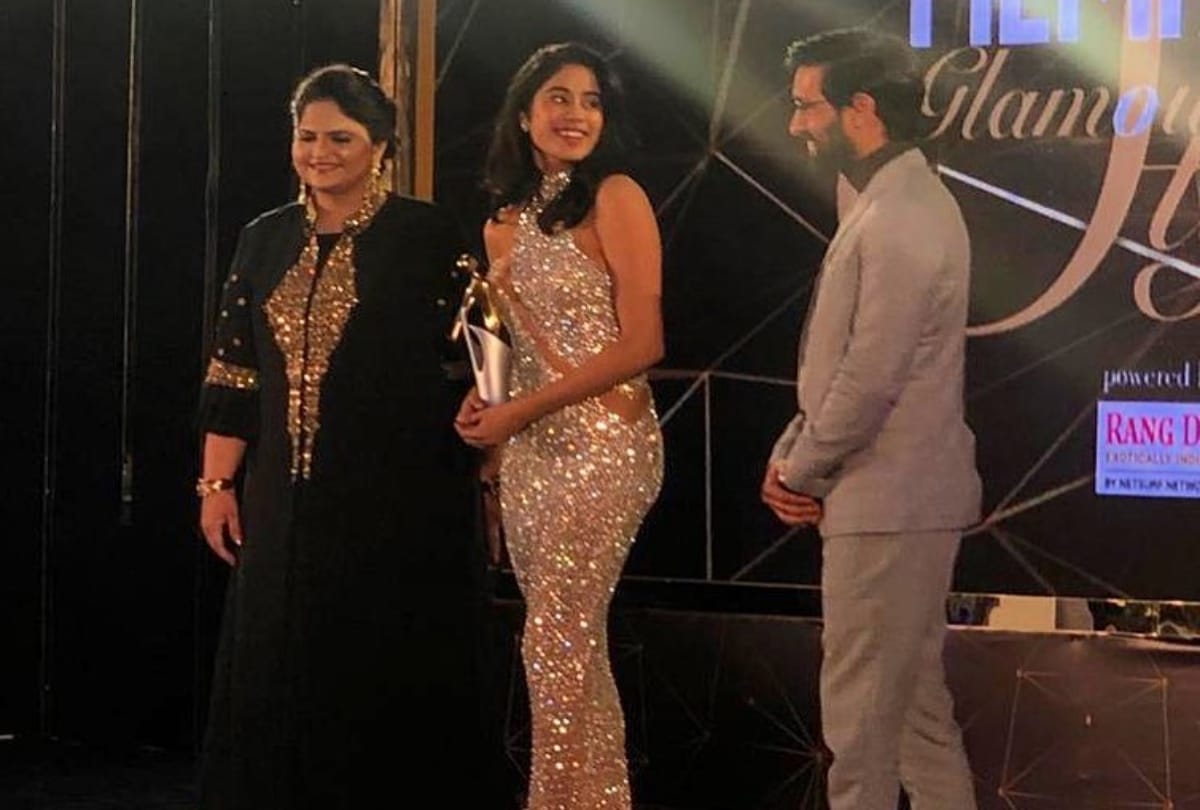 filmfare glamour and style awards janhvi kapoor most loved celebs