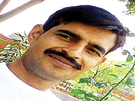 Bike on bike, trader feared jump in Ganga
