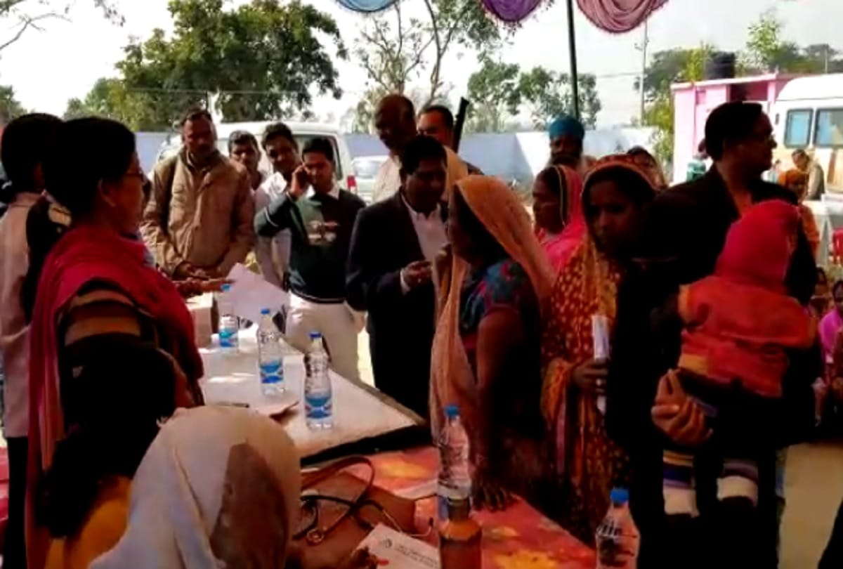 Amar Ujala Foundation organizes health camp in Lakhimpur Kheri
