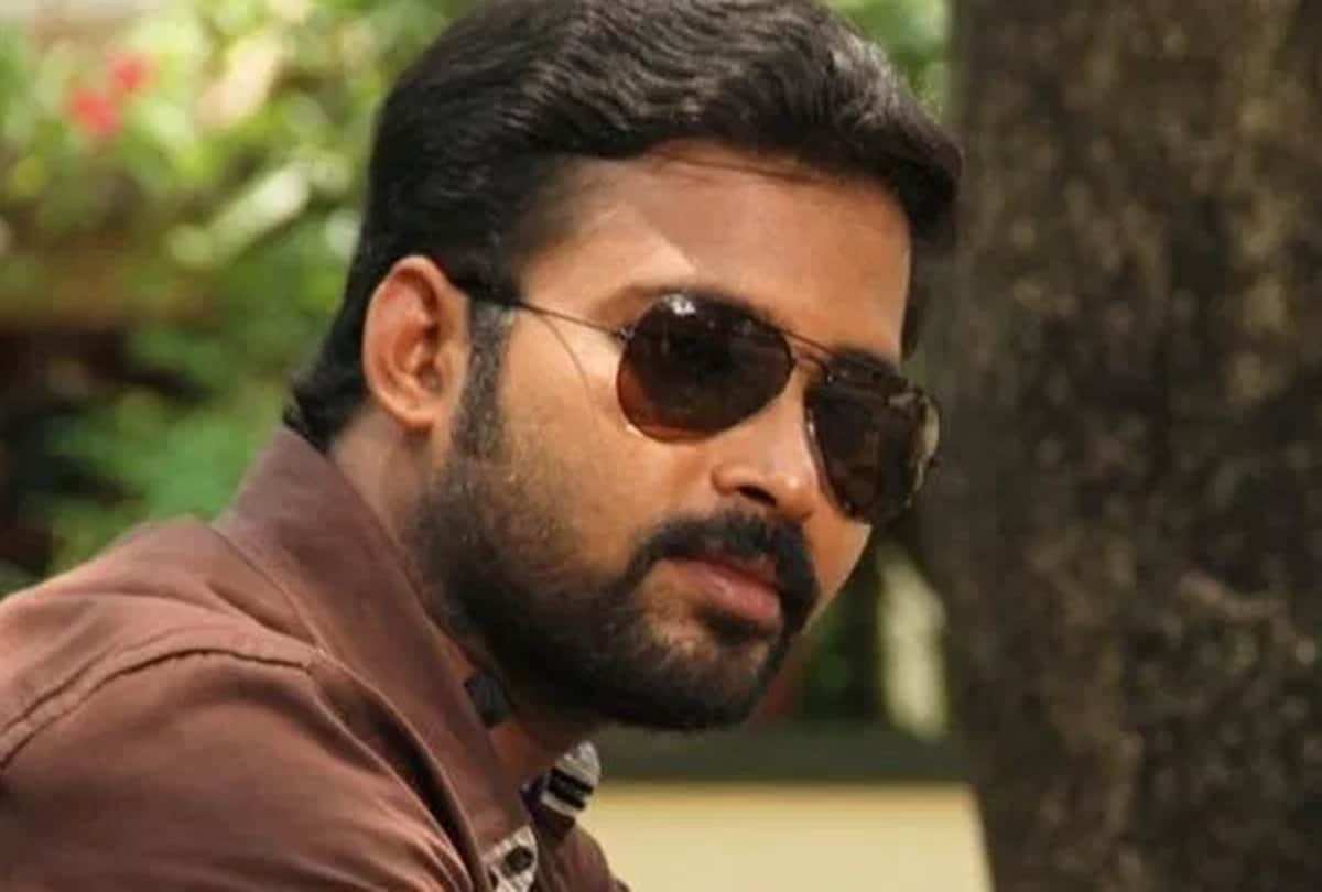 commando force held Kabali actor Attakathi Dinesh at gunpoint on highway