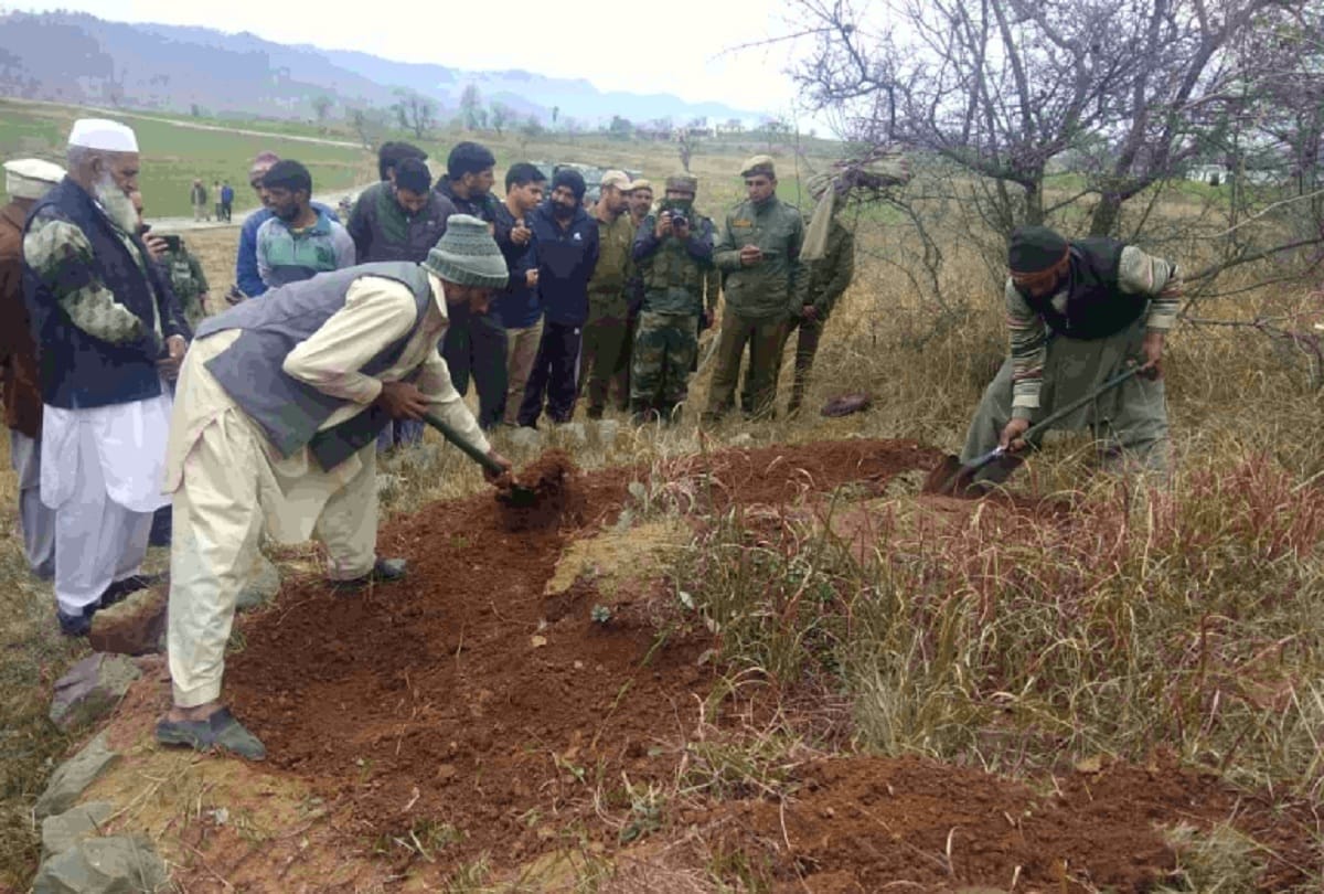 seven months before unidentified body found on loc, now identified as pok citizen