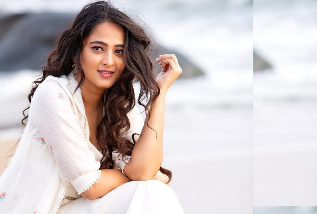 actress anushka shetty new photographs fuel to fire on internet