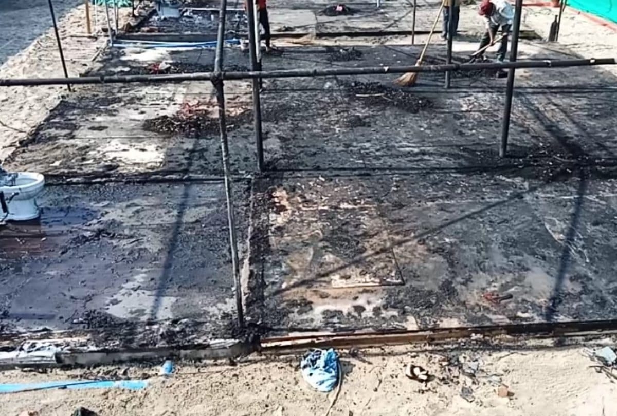 Kumbh 2019: Fire breakes out in Lalji Tandon camp Kumbh Mela Prayagraj