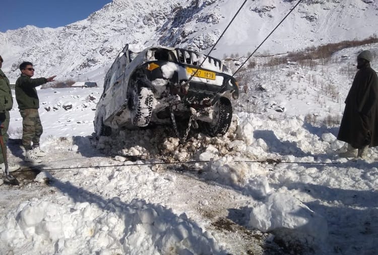 Indian Army Rescue Operation to Save Pregnant Lady Life in Jammu Kashmir