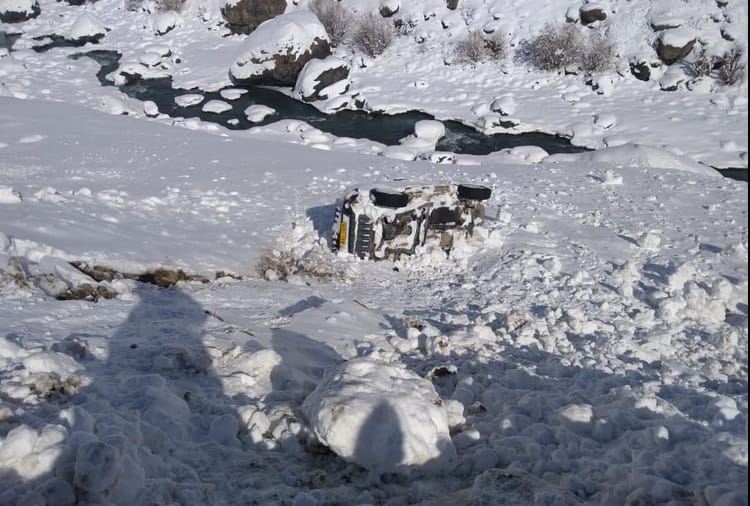 Indian Army Rescue Operation to Save Pregnant Lady Life in Jammu Kashmir