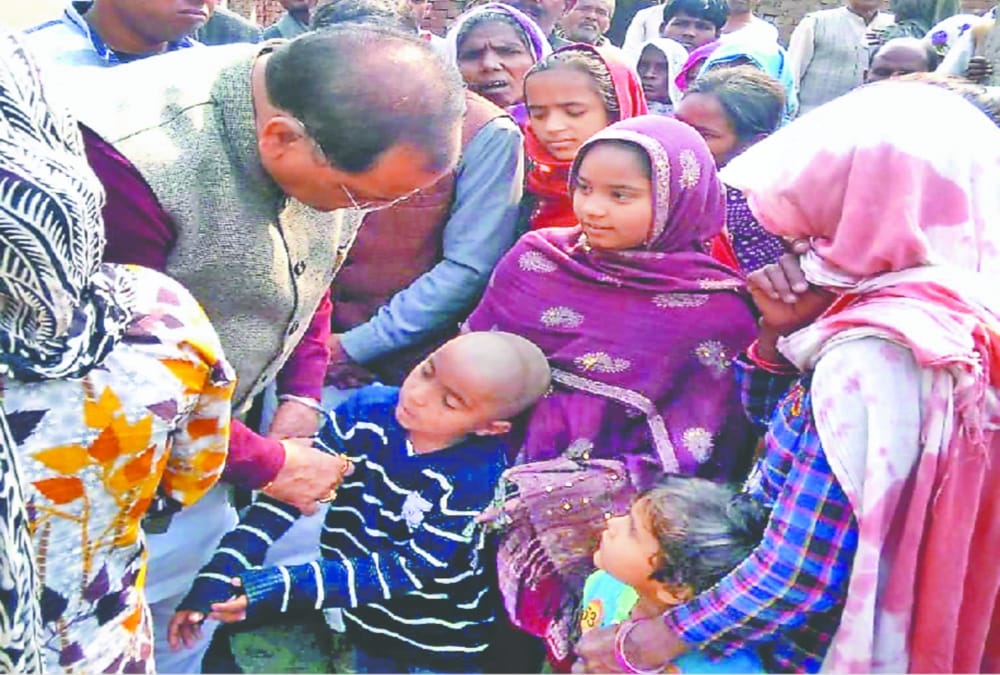Poisonous Liquor case minister emotional to see widow and orphan childrens