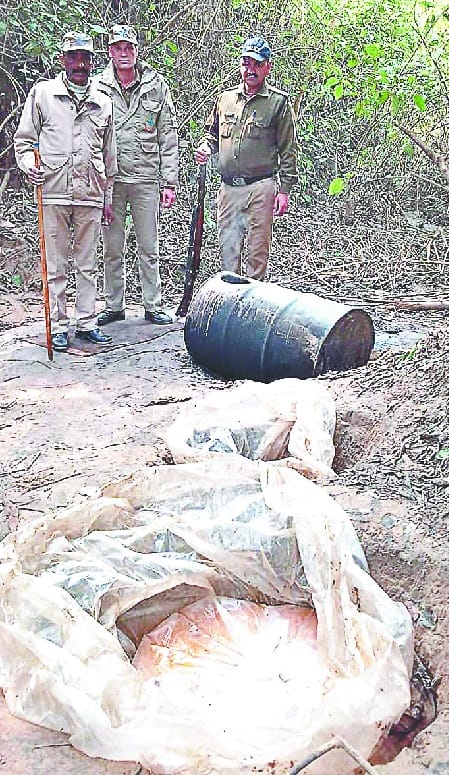Ramganga Khadar demolishes liquor furnaces