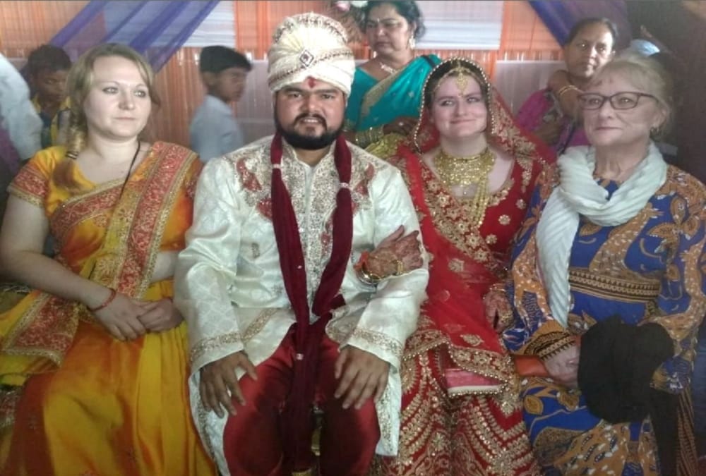 Valentine day American girl marry with indian boy in kashipur