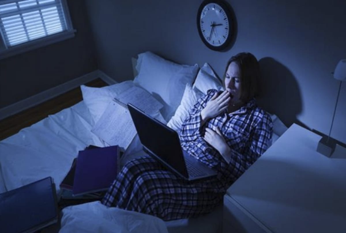 Wake up at night, watch the mobile, be careful, you can get heart attack
