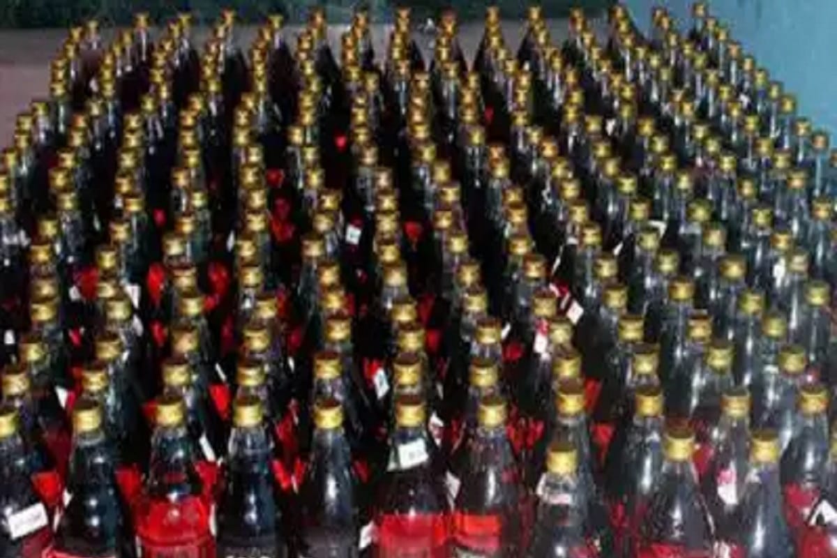 Meerut: In the original bottles of English, fake alcohol is being sold