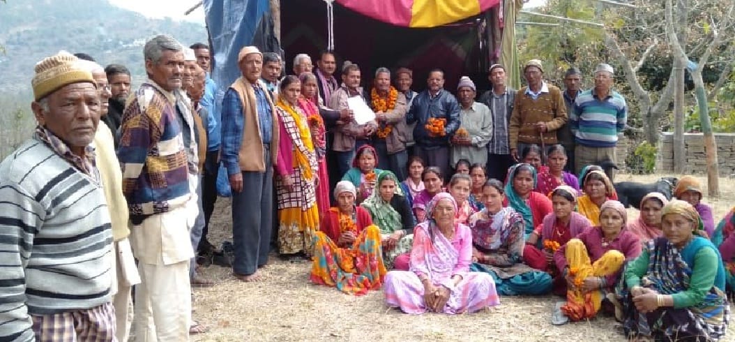 Villagers return to Revenue team reaching Lodhiyakhan